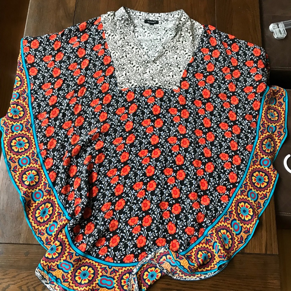 Gorgeous light tunic Tolani Medium